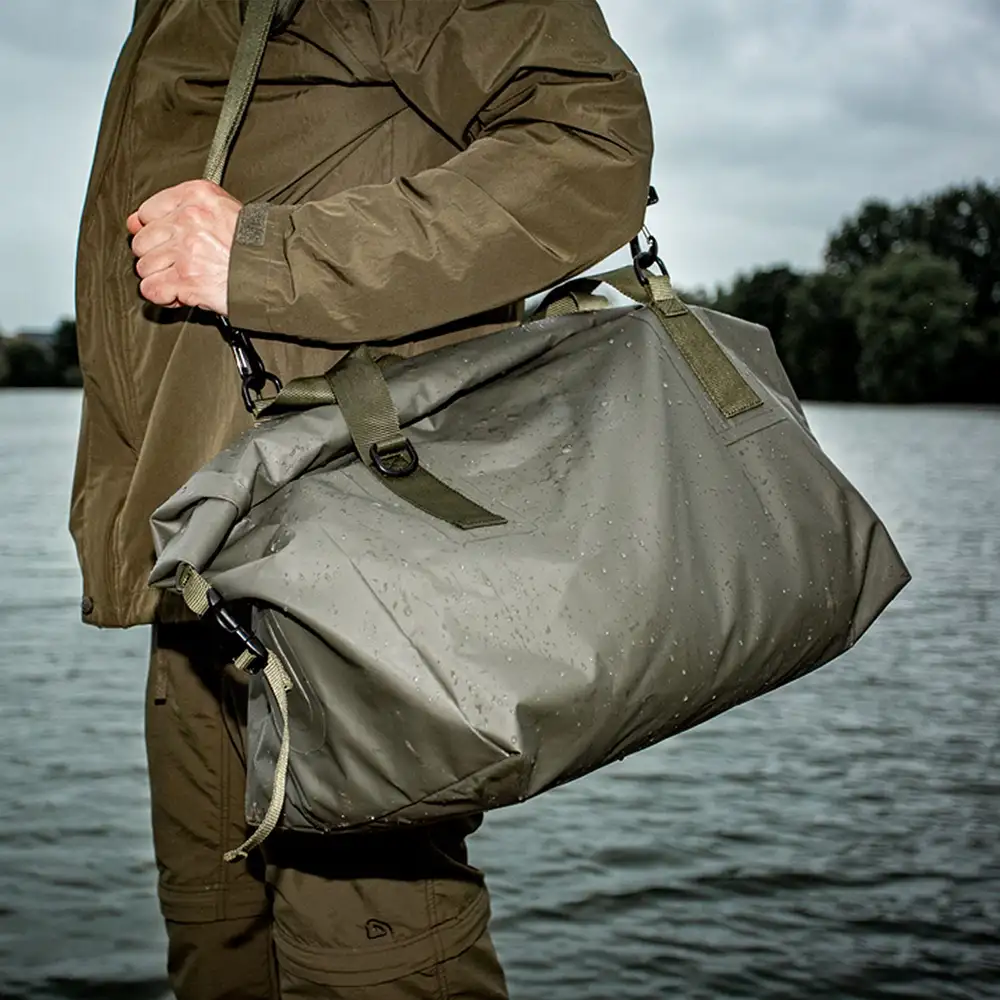Trakker Downpour Roll-Up Fishing Carryall 10 Trakker Downpour Roll-Up Fishing Carryall – Bild 8